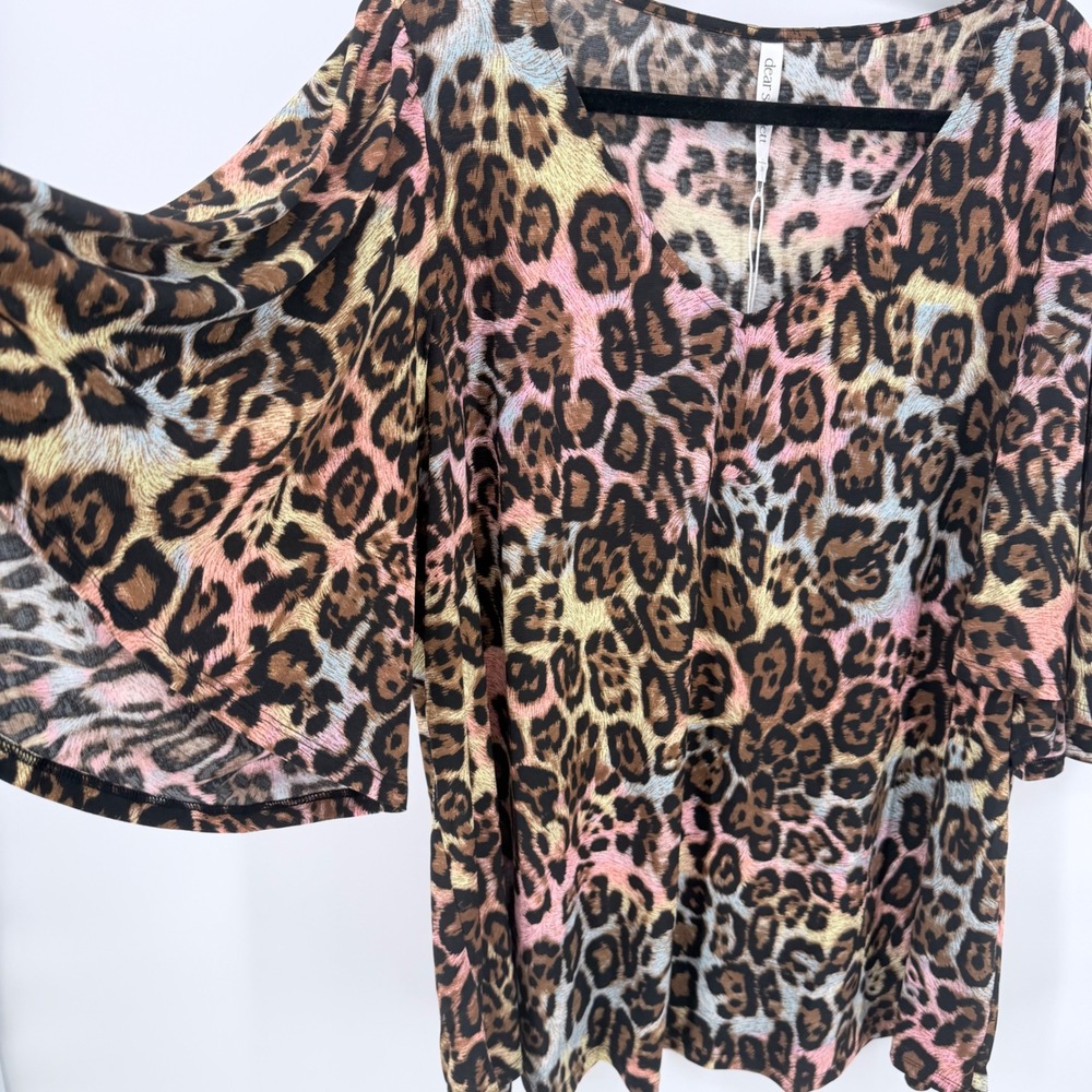 Dear Scarlett Top Womens 2X Fits 3X NEW Pink Leopard Bell Sleeve V-Neck Office - Picture 2 of 6